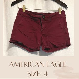 American eagle - maroon shorts size 4. Perfect for the summer.